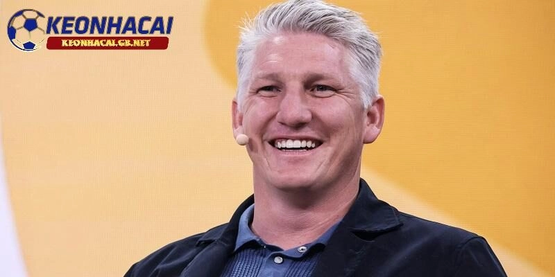 Bastian Schweinsteiger cho rằng Yamal xứng đáng với quả bóng vàng hơn Dembele